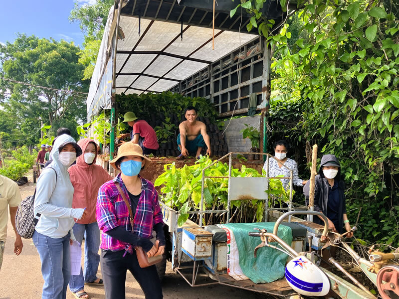 地方に投資を！農業に投資を！チャウドゥク県の農家さんは HERO だ