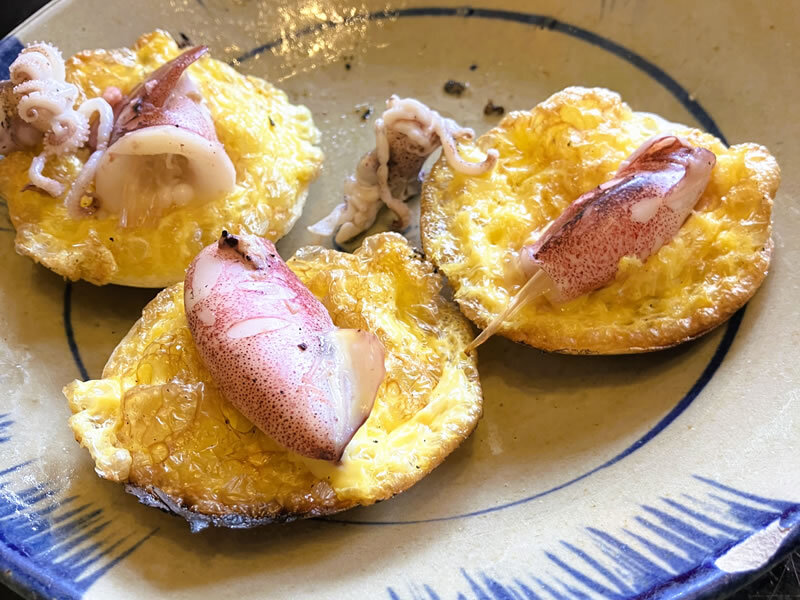 ニャチャン名物、米粉で作った卵付きバインカンが美味かった