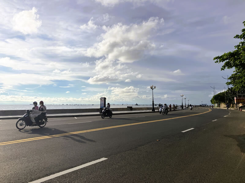 海の街ブンタウからシンチャオ♪海岸線をバイクで走るのが最高の楽しみ