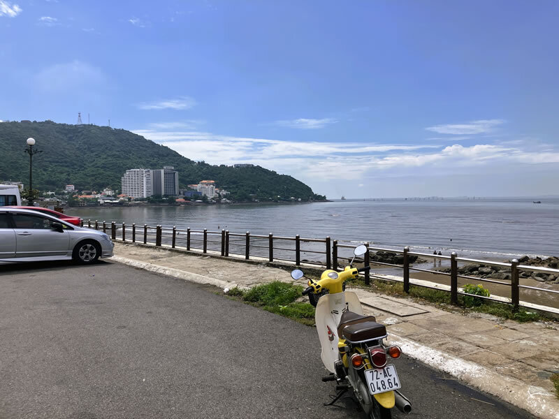 海の街ブンタウからシンチャオ♪海岸線をバイクで走るのが最高の楽しみ